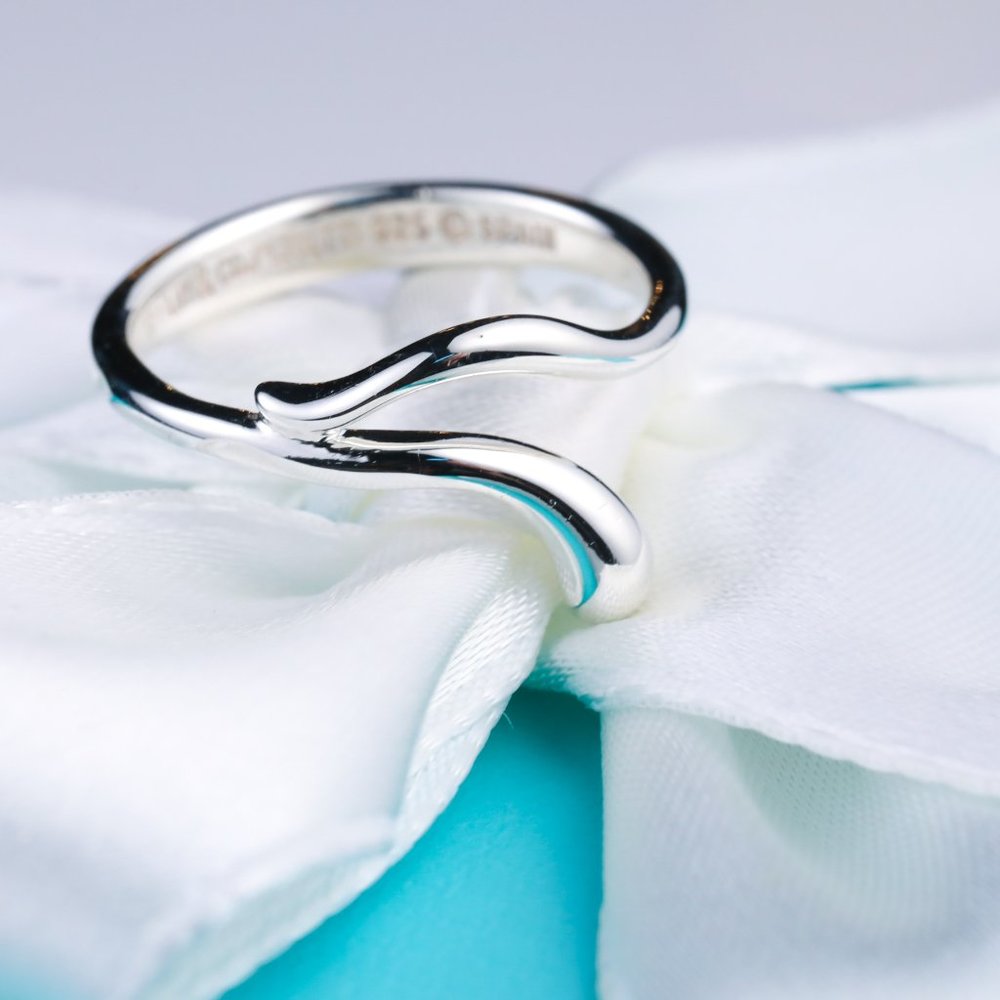 Tiffany & Co. Snake Ring Vintage Elsa Peretti Teardrop band in Silver Size 6.5 - Picture 1 of 7